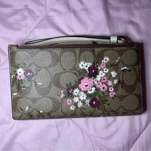 Floral Coach Wallet - Picture 4 of 4